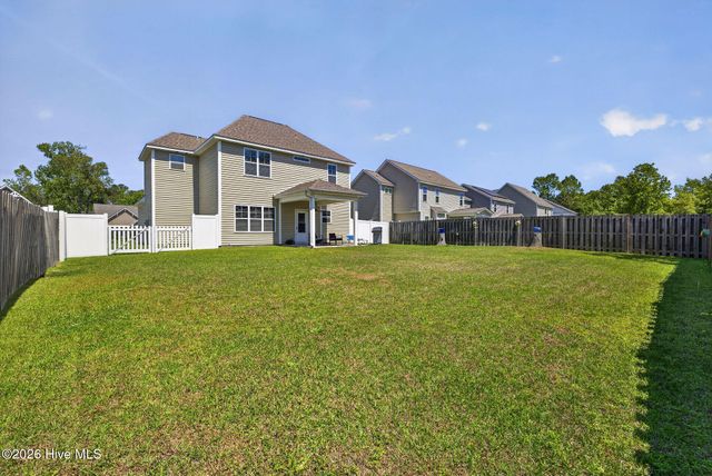 108 Periwinkle Street, Saint Helena, NC 28425