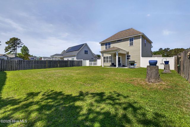 108 Periwinkle Street, Saint Helena, NC 28425