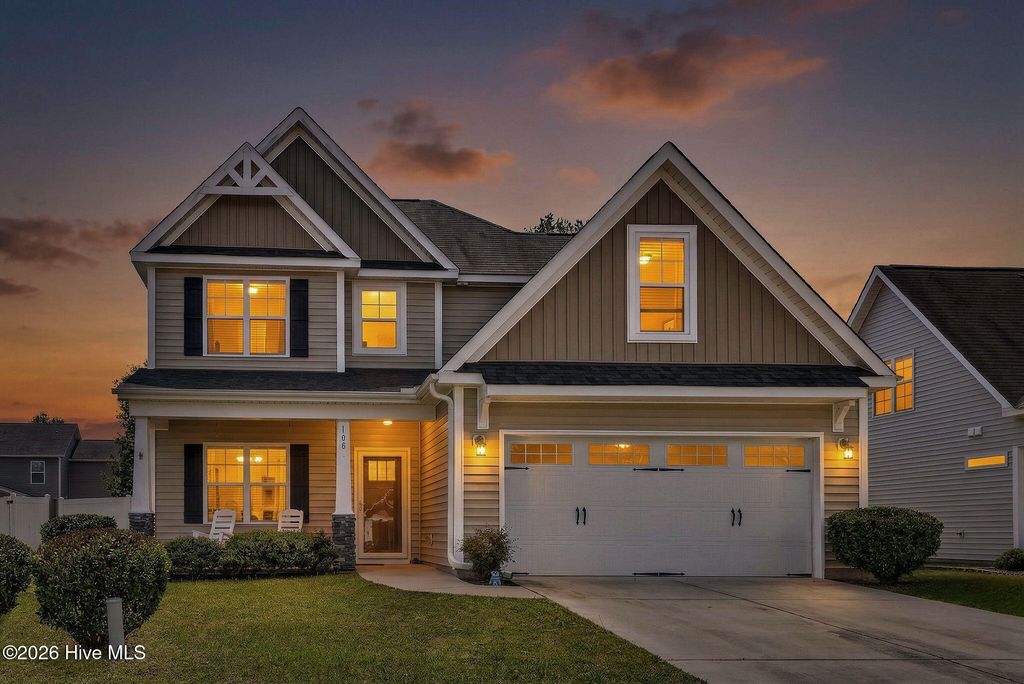 108 Periwinkle Street, Saint Helena, NC 28425