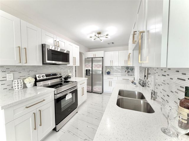1555 NW 6th Avenue, Pompano Beach, FL 33060