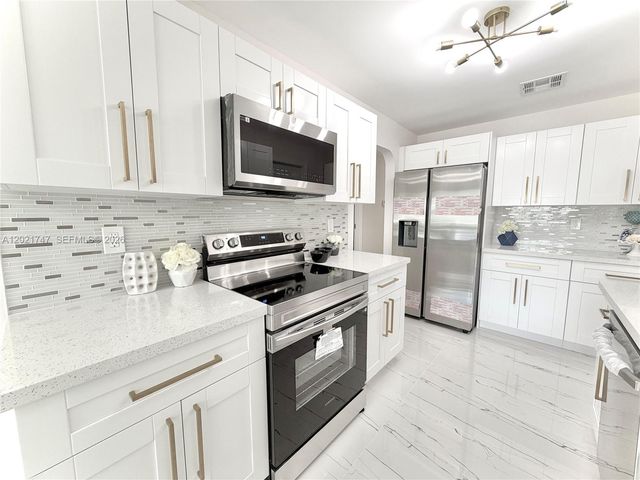 1555 NW 6th Avenue, Pompano Beach, FL 33060