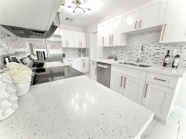 1555 NW 6th Avenue, Pompano Beach, FL 33060