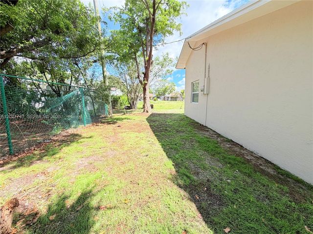 1555 NW 6th Avenue, Pompano Beach, FL 33060