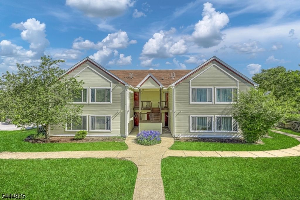 158 Falcon Ridge Way 158, Hamburg Boro, NJ 07419