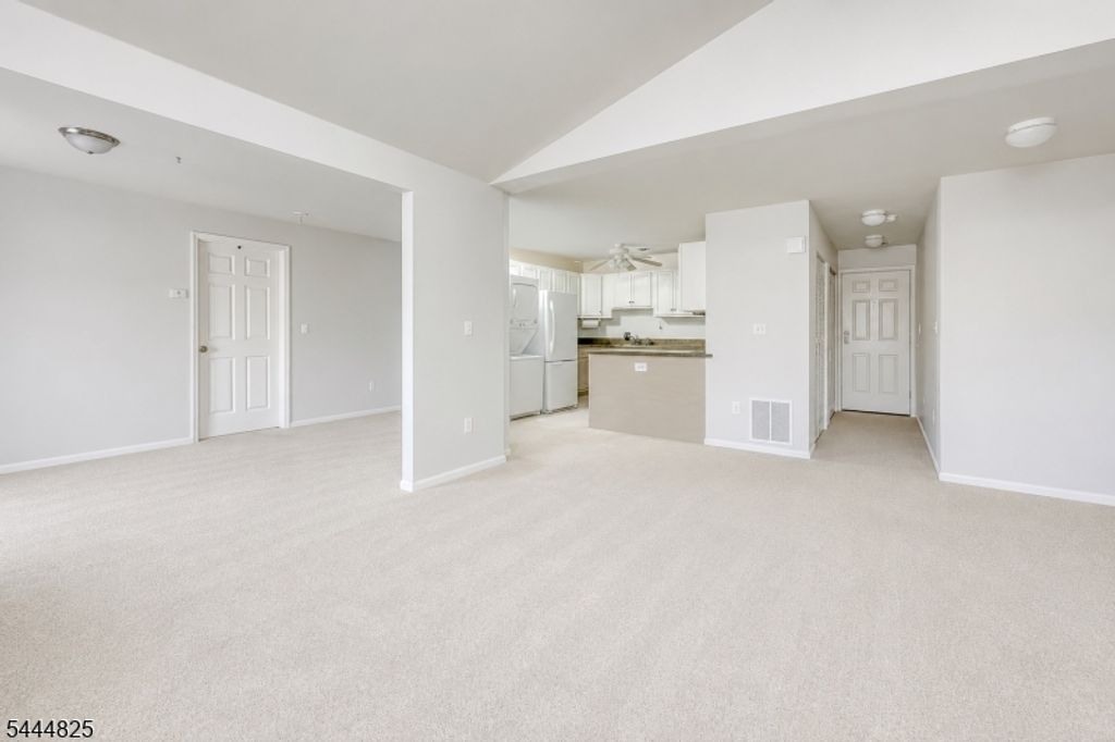 158 Falcon Ridge Way 158, Hamburg Boro, NJ 07419 — photo 3