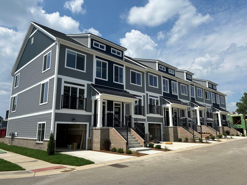 2776 Bristol Ridge Drive 37, Ann Arbor, MI 48105
