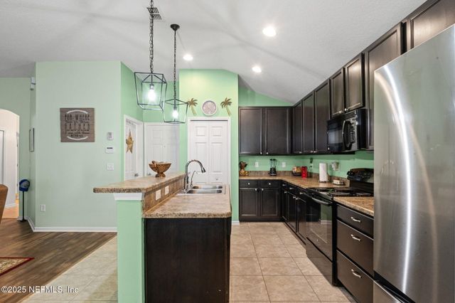 96017 GRAYLON Drive, Yulee, FL 32097