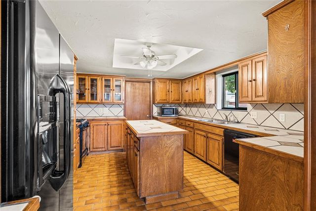 11600 Footmans Court, Yukon, OK 73099