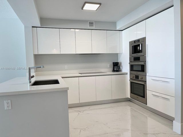 330 Sunny Isles Blvd 5-905, Sunny Isles Beach, FL 33160