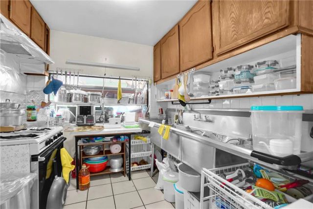 1465 W Temple Street, Los Angeles, CA 90026
