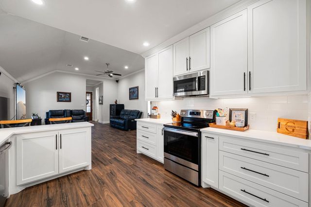 91 Hillsborough Drive, Huntsville, TX 77340