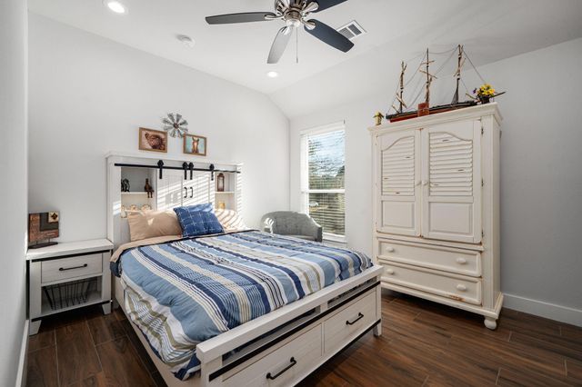 91 Hillsborough Drive, Huntsville, TX 77340