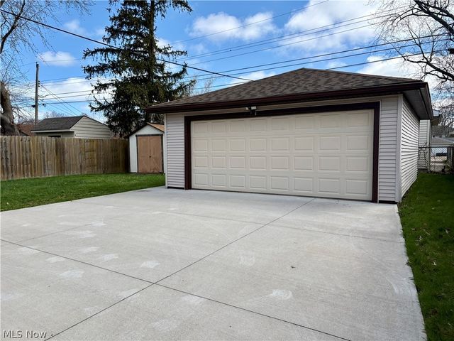 355 Gayle Drive, Sheffield Lake, OH 44054