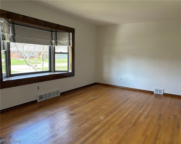 355 Gayle Drive, Sheffield Lake, OH 44054