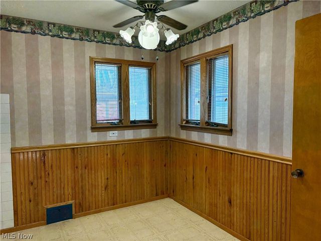 355 Gayle Drive, Sheffield Lake, OH 44054