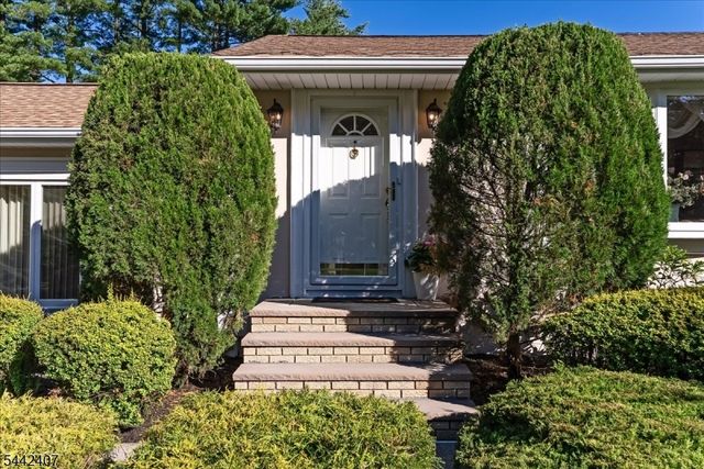 8 Alyson Dr, Fairfield Twp., NJ 07004