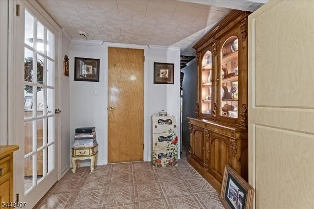 8 Alyson Dr, Fairfield Twp., NJ 07004