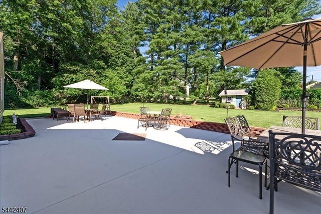 8 Alyson Dr, Fairfield Twp., NJ 07004