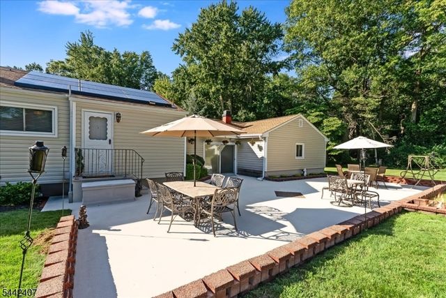 8 Alyson Dr, Fairfield Twp., NJ 07004
