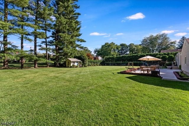 8 Alyson Dr, Fairfield Twp., NJ 07004