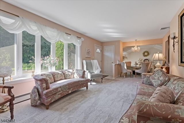 8 Alyson Dr, Fairfield Twp., NJ 07004