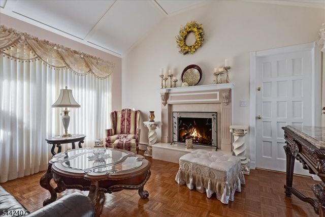 8 Alyson Dr, Fairfield Twp., NJ 07004
