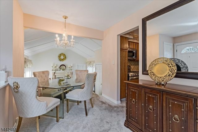 8 Alyson Dr, Fairfield Twp., NJ 07004