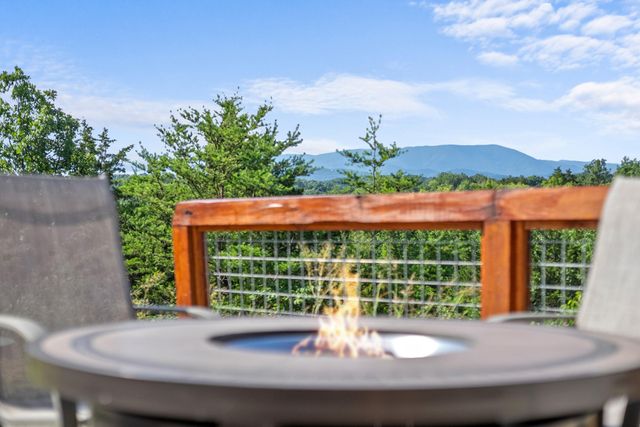 685 Stockton Drive, Sevierville, TN 37876