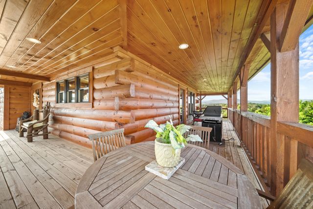 685 Stockton Drive, Sevierville, TN 37876