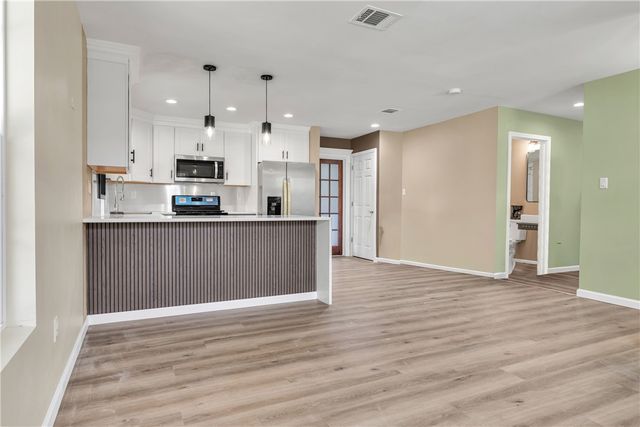 2105 Cabot Circle, Bryan, TX 77803