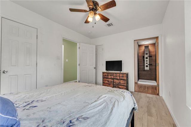 2105 Cabot Circle, Bryan, TX 77803