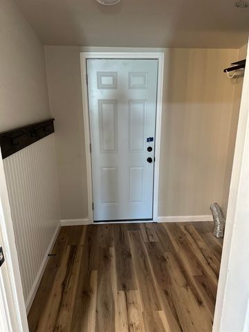 1101 E CRAFTON STREET, Henrietta, TX 76365