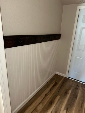 1101 E CRAFTON STREET, Henrietta, TX 76365