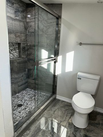 1101 E CRAFTON STREET, Henrietta, TX 76365