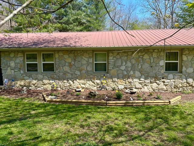 330 Happy Hollow Road, Hustonville, KY 40437