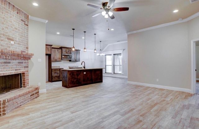 125 N Las Vegas Trail, White Settlement, TX 76108