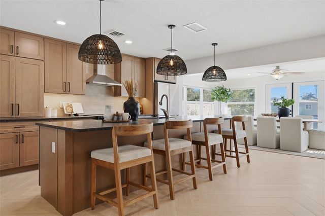 501 65TH STREET, Holmes Beach, FL 34217