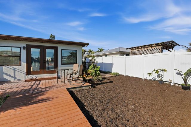 501 65TH STREET, Holmes Beach, FL 34217