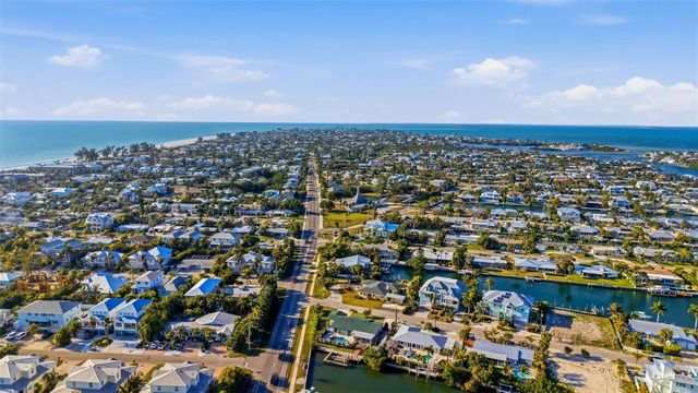 501 65TH STREET, Holmes Beach, FL 34217