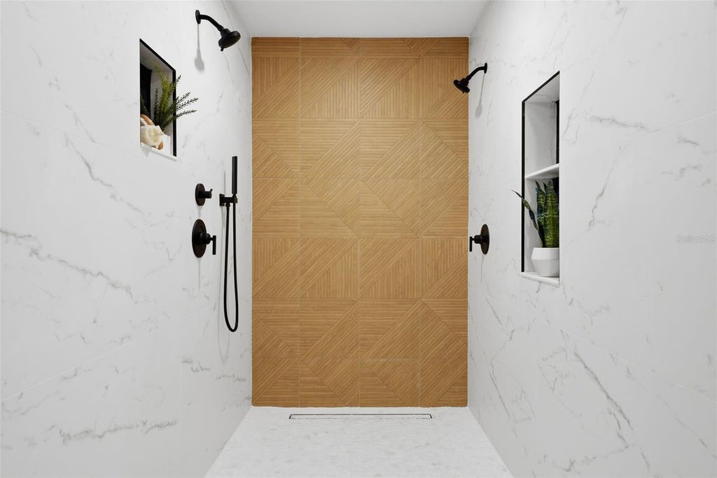 Image 31 of property listing at 501 65TH STREET, Holmes Beach, FL 34217