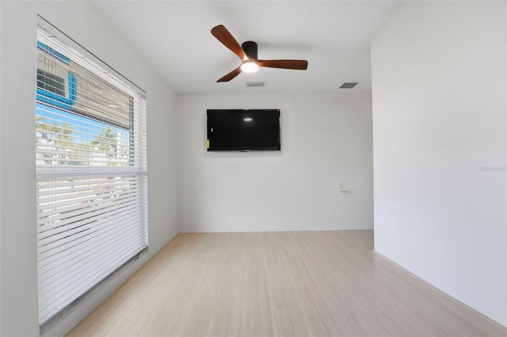 Image 39 of property listing at 501 65TH STREET, Holmes Beach, FL 34217