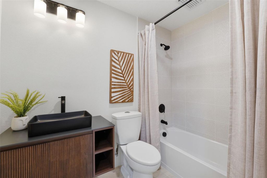 Image 40 of property listing at 501 65TH STREET, Holmes Beach, FL 34217