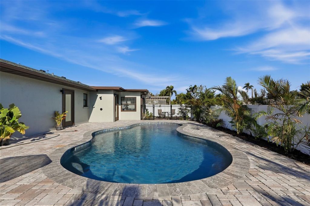 Image 43 of property listing at 501 65TH STREET, Holmes Beach, FL 34217