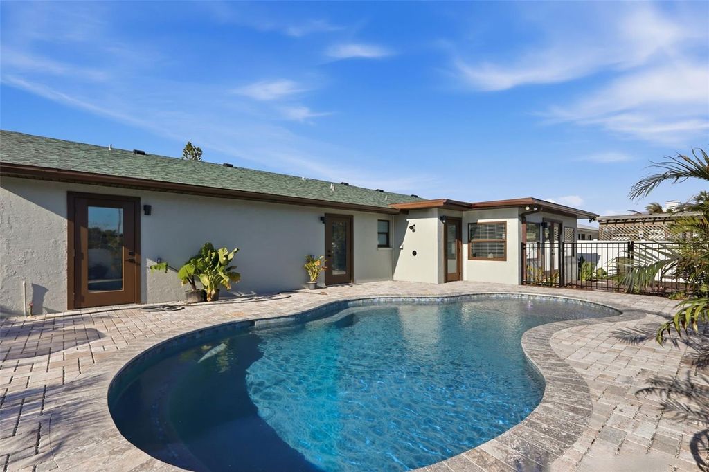 Image 45 of property listing at 501 65TH STREET, Holmes Beach, FL 34217