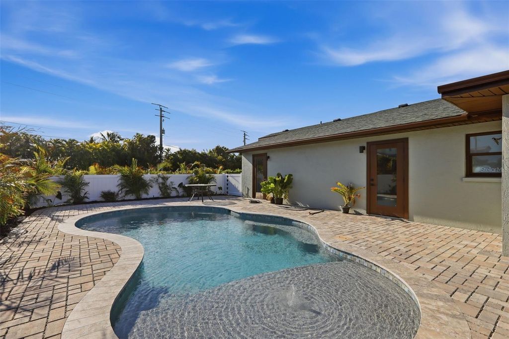 Image 48 of property listing at 501 65TH STREET, Holmes Beach, FL 34217