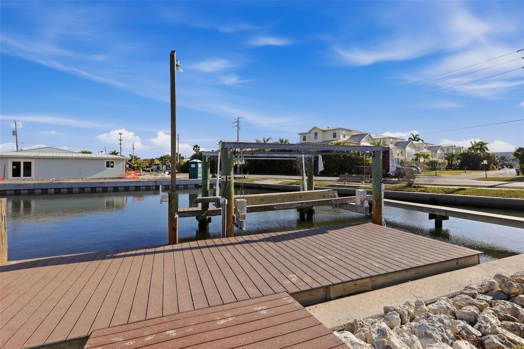 Image 54 of property listing at 501 65TH STREET, Holmes Beach, FL 34217