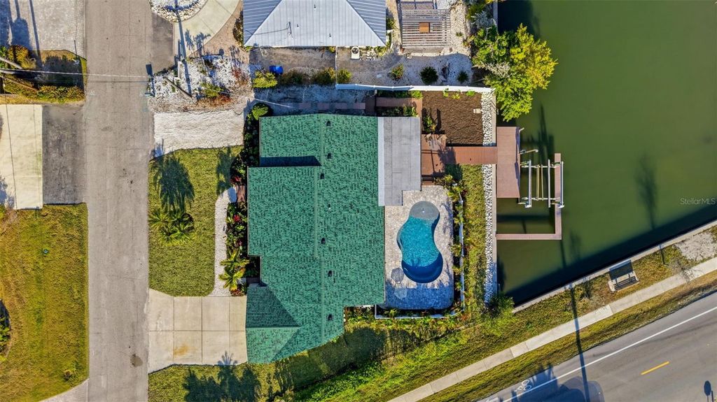 Image 55 of property listing at 501 65TH STREET, Holmes Beach, FL 34217