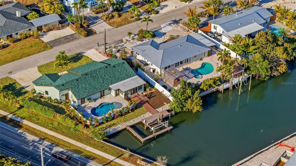 Image 56 of property listing at 501 65TH STREET, Holmes Beach, FL 34217