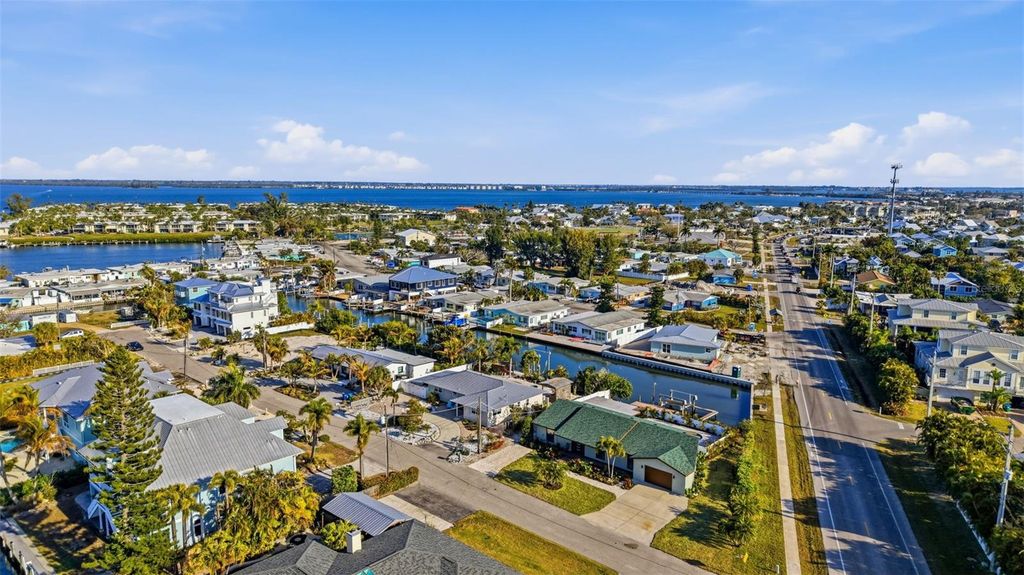 Image 60 of property listing at 501 65TH STREET, Holmes Beach, FL 34217
