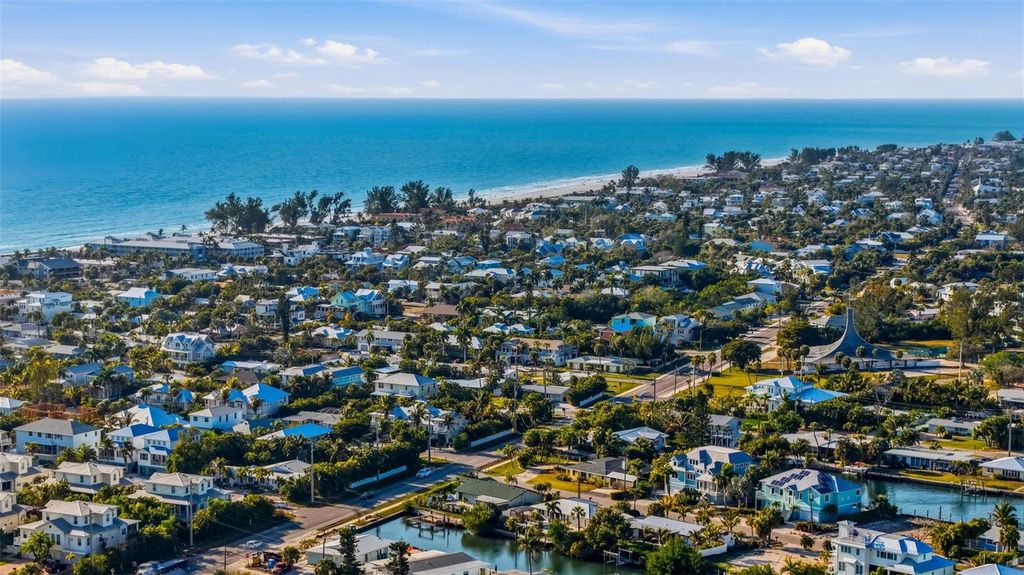 Image 63 of property listing at 501 65TH STREET, Holmes Beach, FL 34217